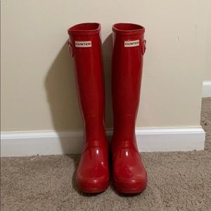RED HUNTER BOOTS